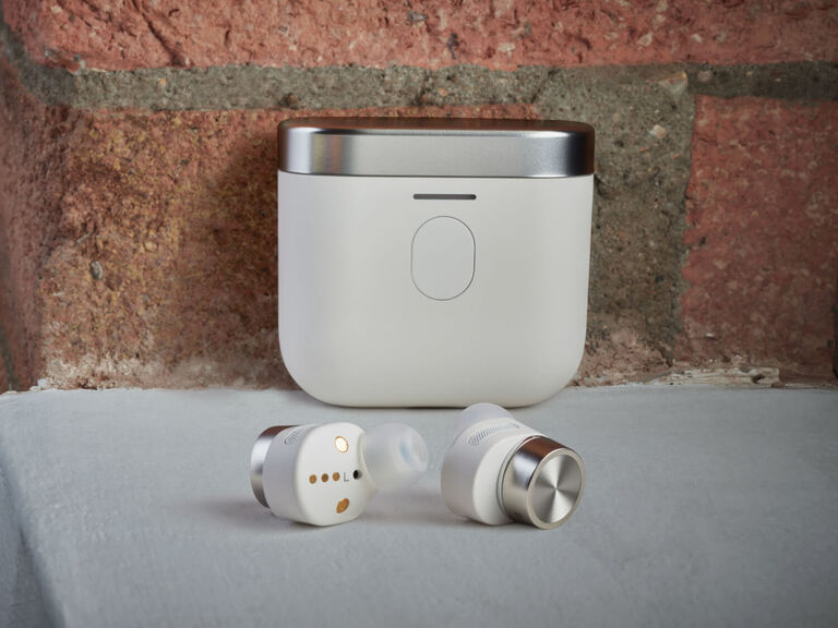 完全ワイヤレス・イヤフォン