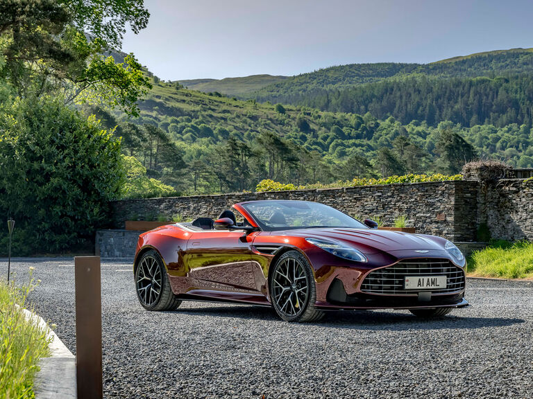 Aston Martin DB12