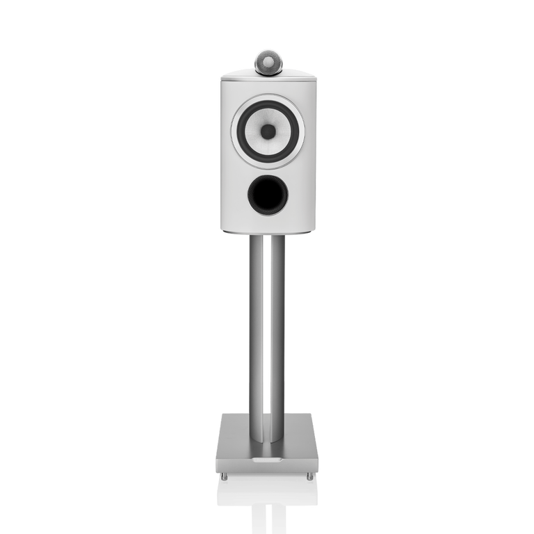 805 D4 - White front view