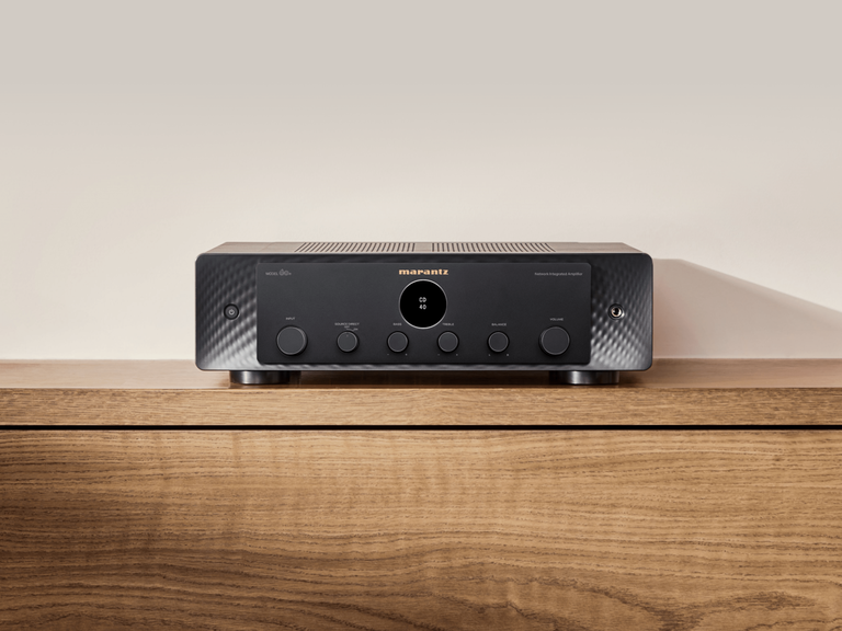 MODEL 60n - Black Front Lifestyle